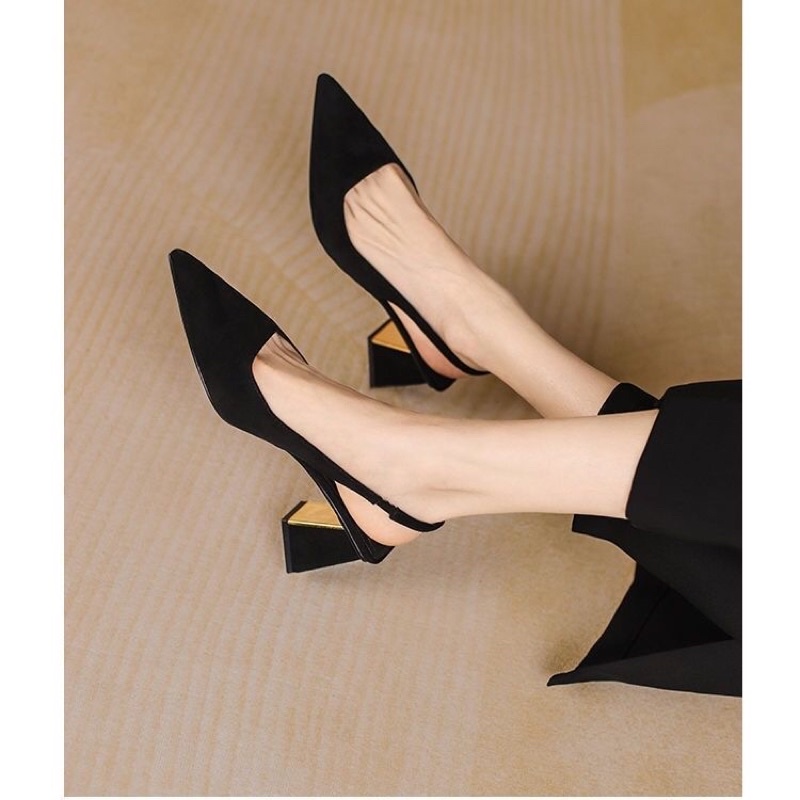 GIÀY ĐẾ VUÔNG XINH XẮN MẪU MỚI