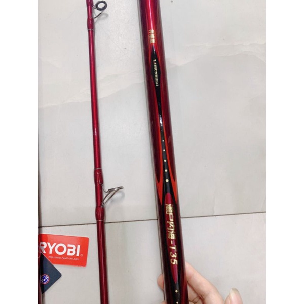 Cần 3 đoạn ryobi màu đỏ 4m25