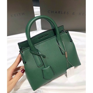 Túi quai cầm size 21,5 kèm charm (ib shop chọn màu nhé)