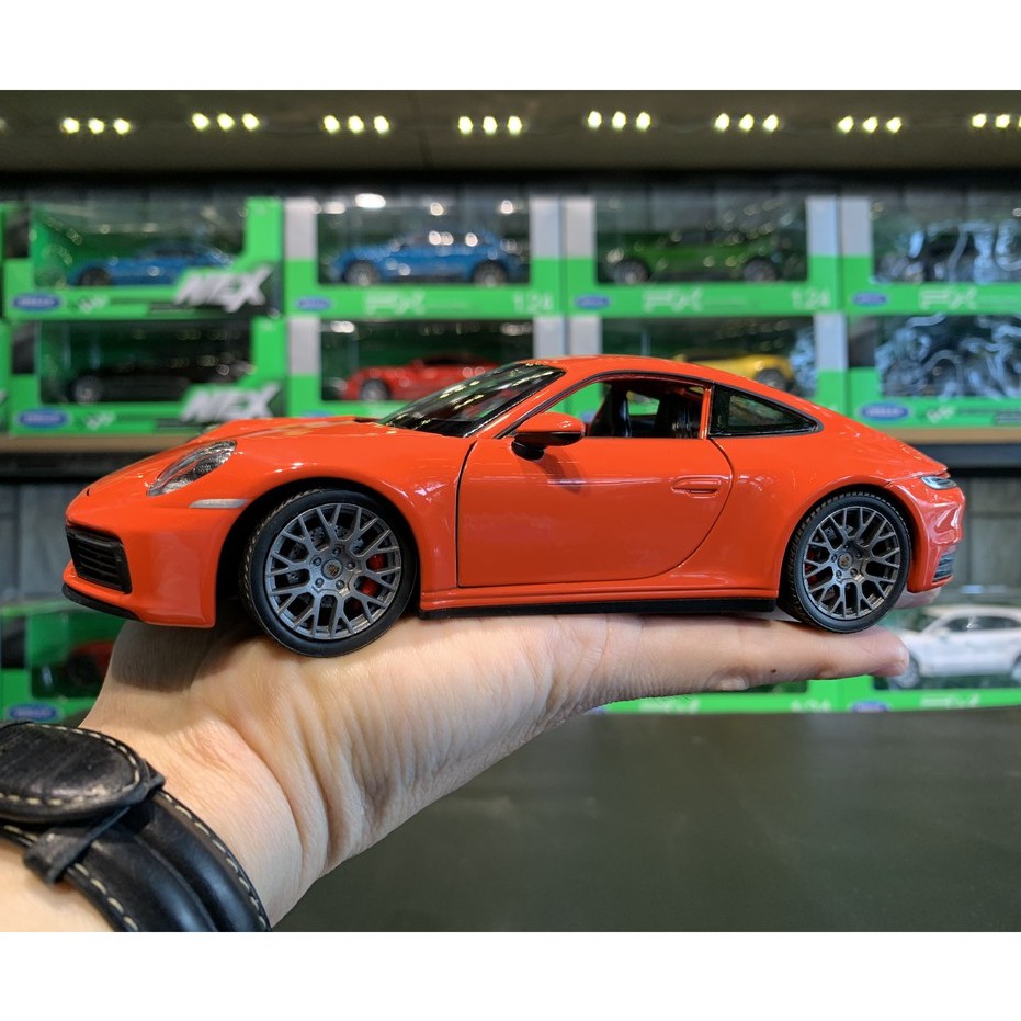 Mô hình xe ô tô Porsche 911 Carrera 4S Hãng Welly tỉ lệ 1:24