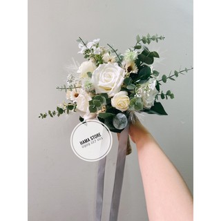 [GIAM8KFOLLOWER]-Hoa cầm tay cô dâu lụa cao cấp phối cùng hoa Hồng sáp thơm và điểm lá táo baby trắng Shop xu hướng cưới