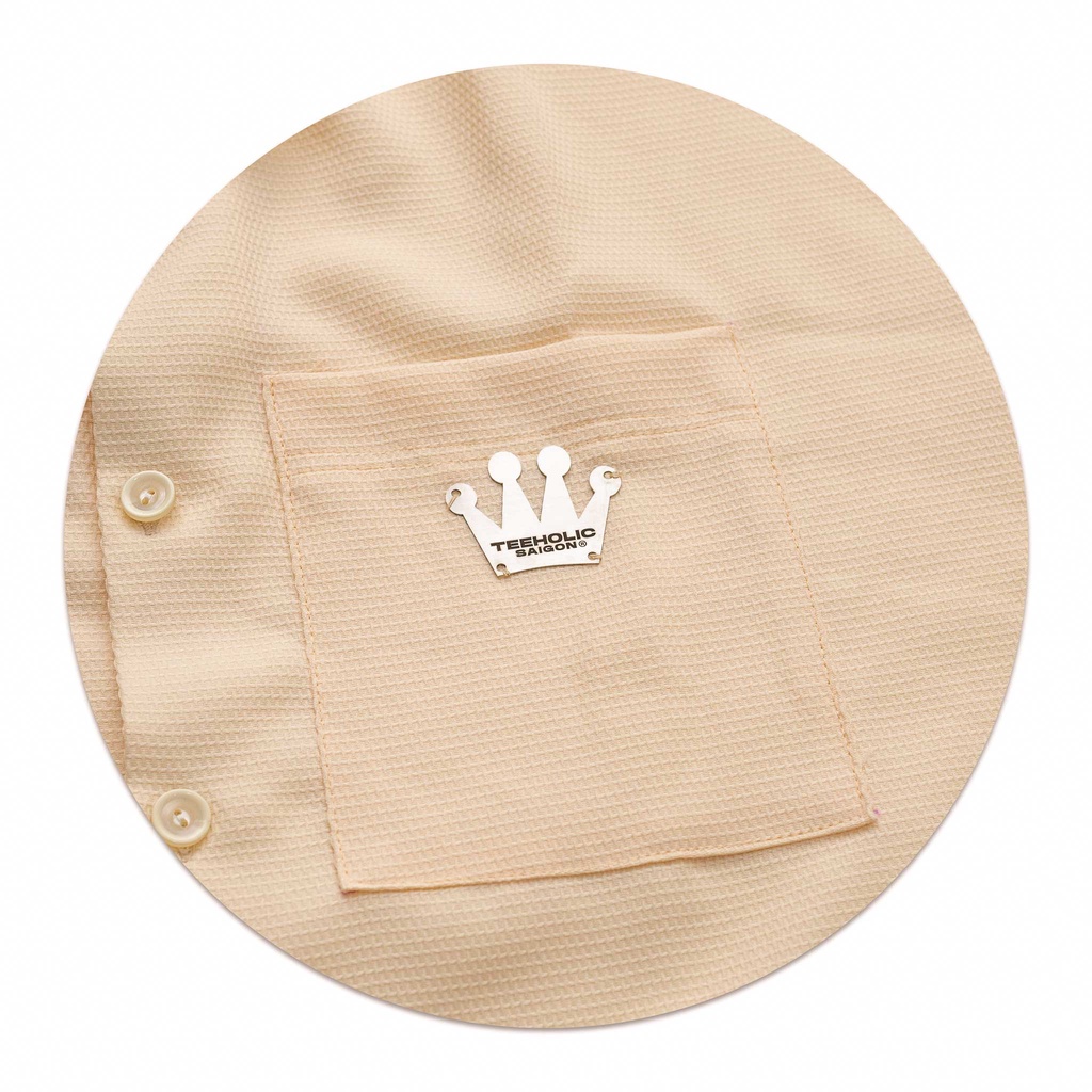 Áo Sơ Mi Unisex Form Rộng Màu Kem Vải Xốp Gắn Vương Miện Logo TeeHolic - THS