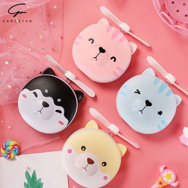 Gương quạt cầm tay có đèn led tiện dụng - Cực kỳ hữu ích cho bạn gái