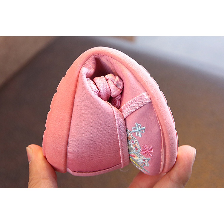 Giẩy Búp Bê Vải Thêu Hoa Xinh Xắn Cho Bé Gái (Từ 2 đến 10 Tuổi)