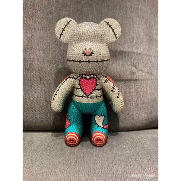 Gấu đính đá bearbrick hoạ tiết
