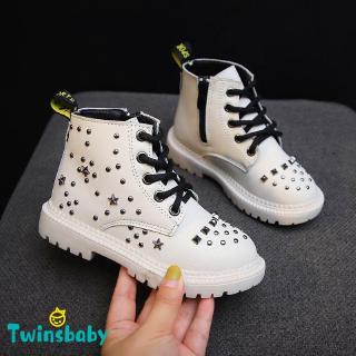 Giày bốt cổ cao viền đinh tán cho bé