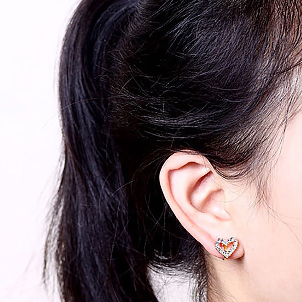Một chiếc khuyên tai hình sao biển đính đá thời trang cho nữ