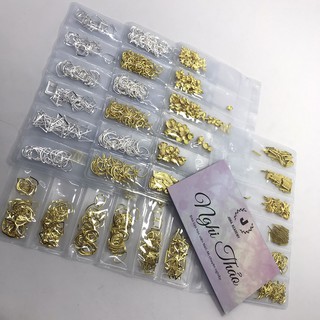 Charm túi đính móng tay