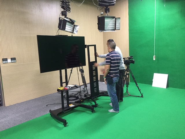 Giá treo Tivi cột Di Động AVA1500  - Hàng chính hãng