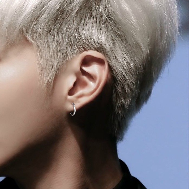[PHỤ KIỆN UNISEX]Khuyên tai tròn titan MANTO mạ Bạc-khuyên tai nam G-dragon- bông tai cực chất trẻ trung, thời thượng