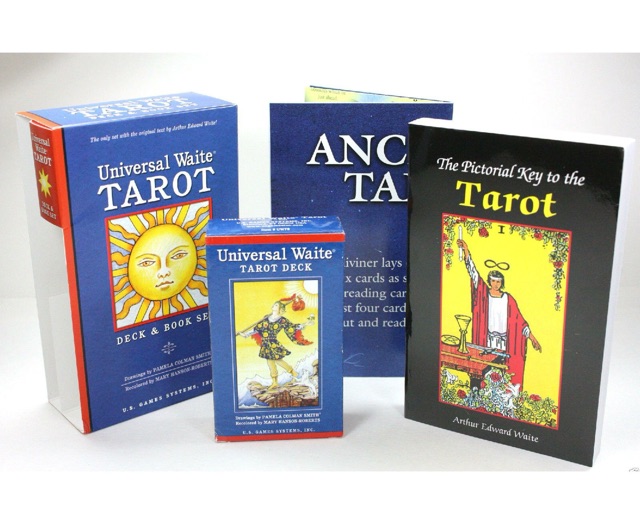 Bài Universal Waite Tarot Deck and Book Set