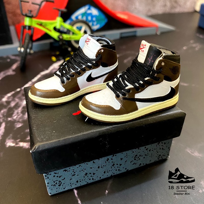 Móc khóa giày Jordan Travis Scots - Mô hình giày Sneaker Mini tỷ lệ 1/6