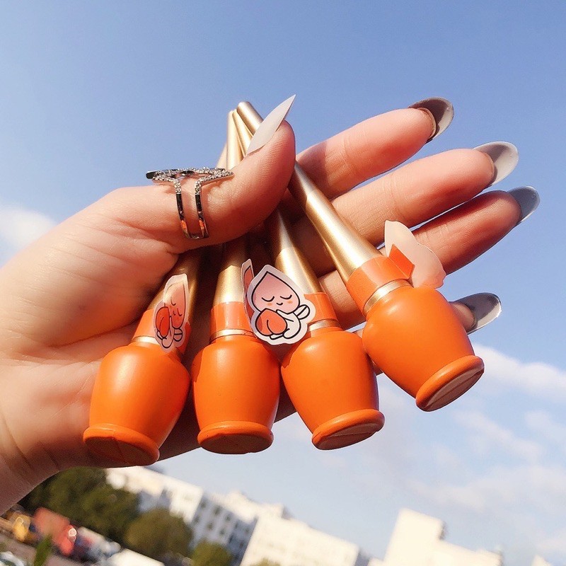 BÚT KẺ MẮT TRÁI ĐÀO KISS BEAUTY | BigBuy360 - bigbuy360.vn