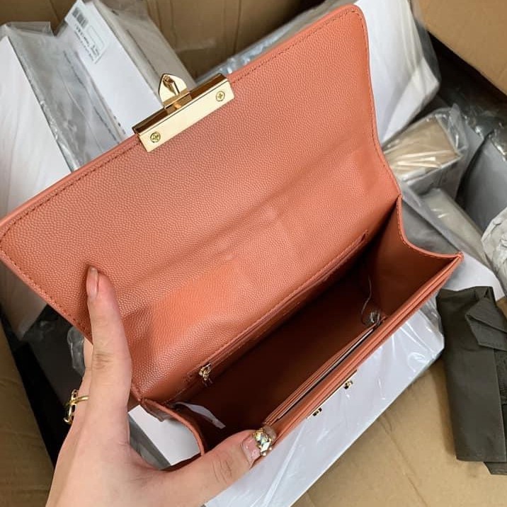 Túi CNK DA CÁ ĐUỐI 💥SIÊU XINH💥 túi xách QUỲNH BÚP BÊ xuất dư khóa gạt | BigBuy360 - bigbuy360.vn