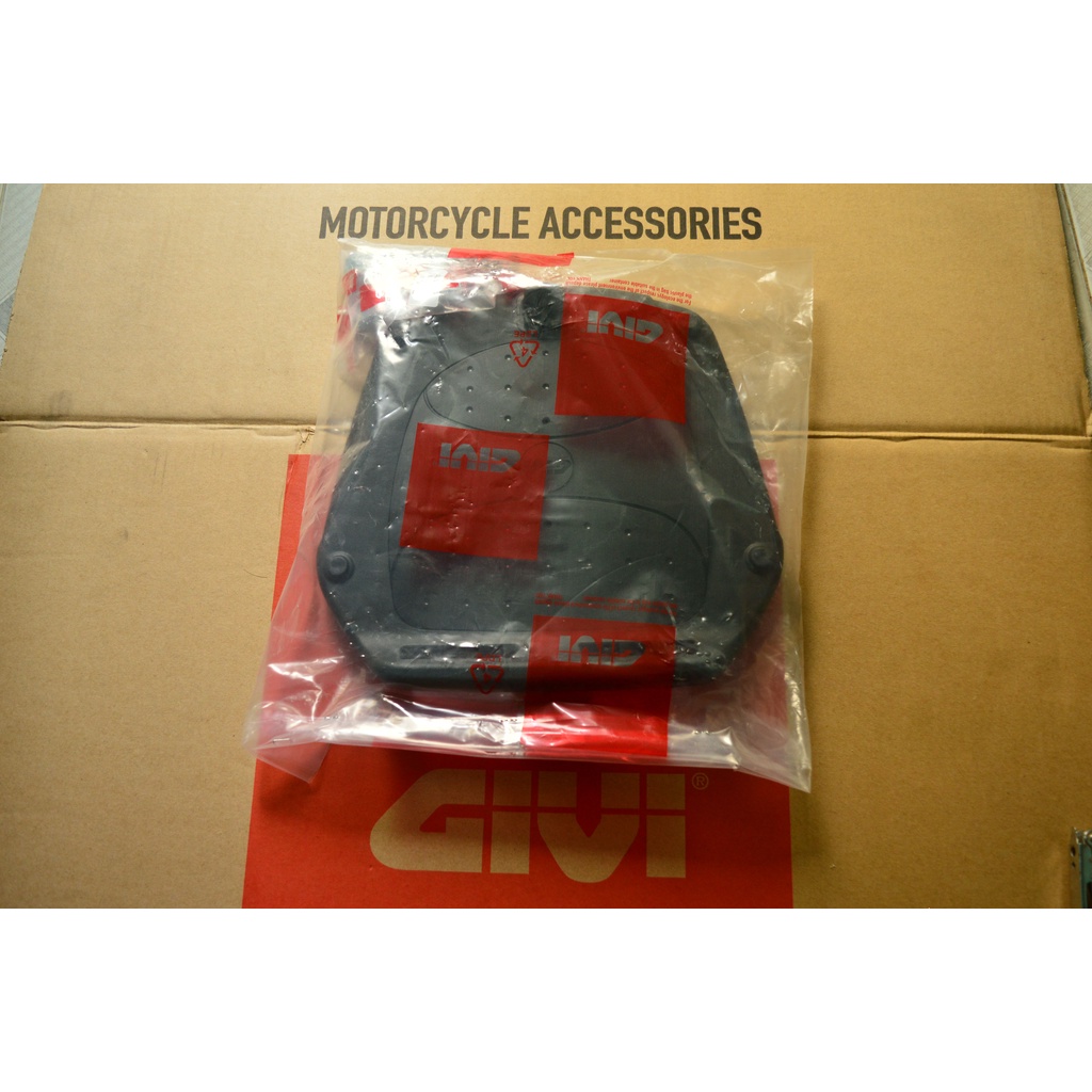 Đế đệm M70N, đế đệm givi chuyên dùng để lắp trên baga Givi và các loại thùng givi