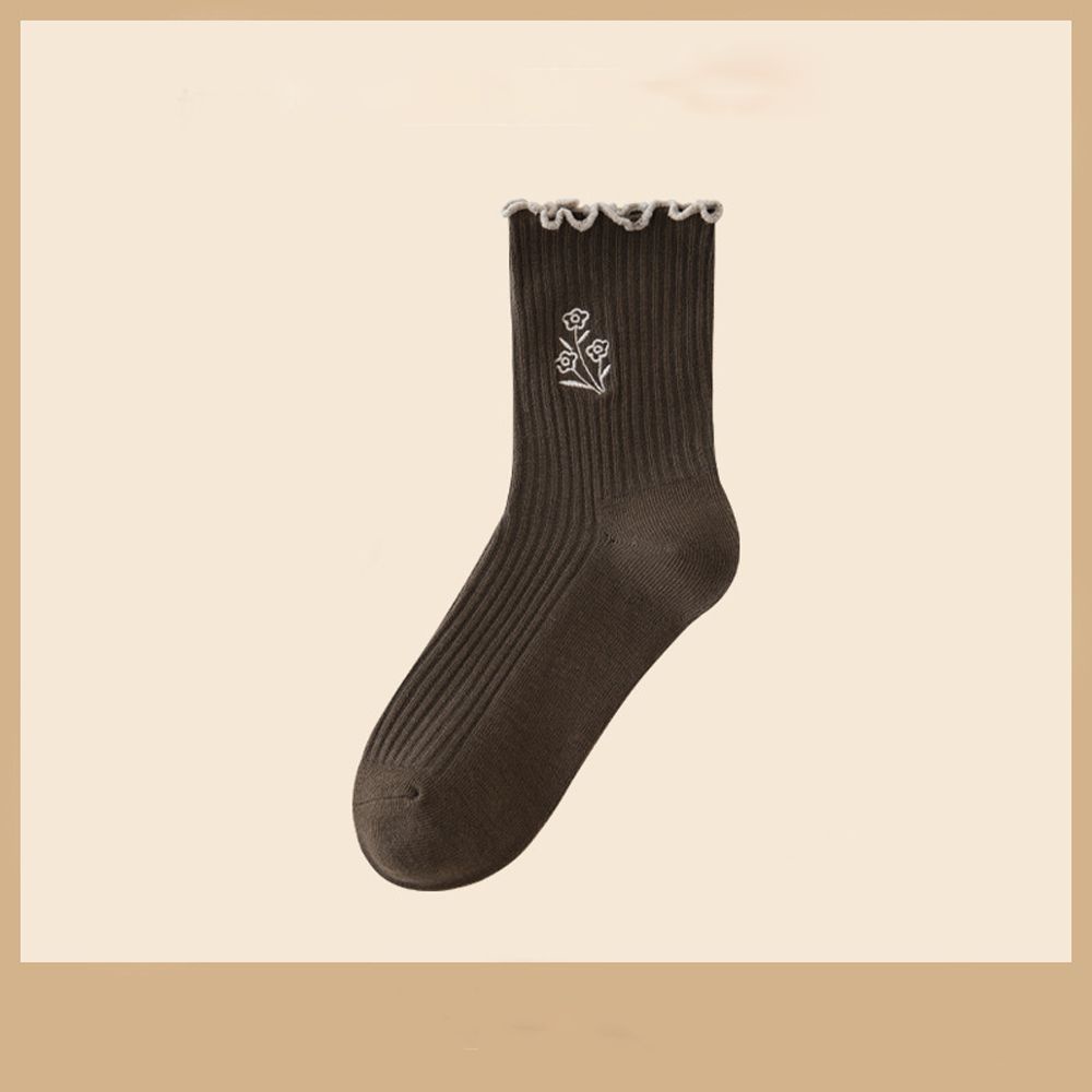 Vớ cotton thêu hoa kiểu dáng retro dễ thương dành cho nữ