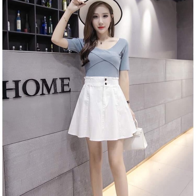 Chân váy xoè trắng