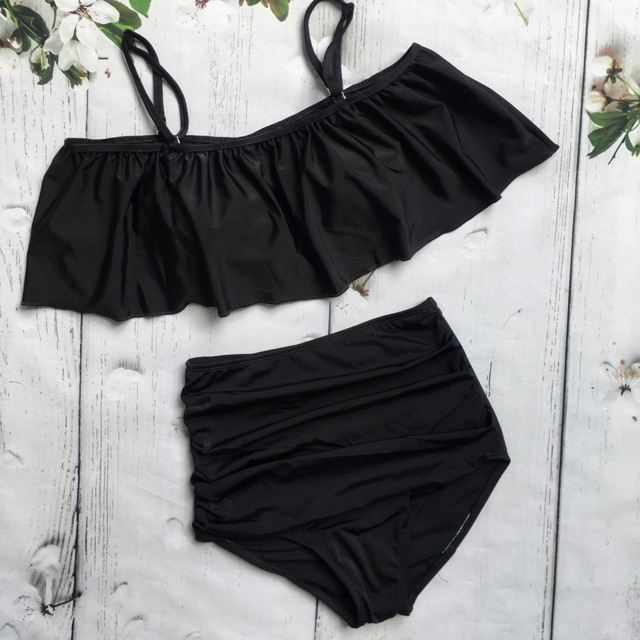 Bikini bèo trễ vai