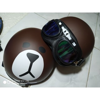 Set mũ bảo hiểm gấu Brown kèm kính