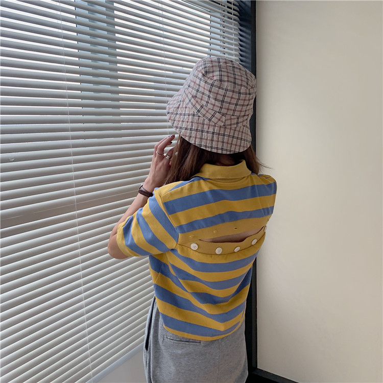 Áo croptop họa tiết sọc ngang trẻ trung cho nữ