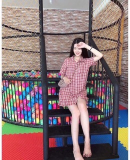 Váy kẻ caro tiểu thư