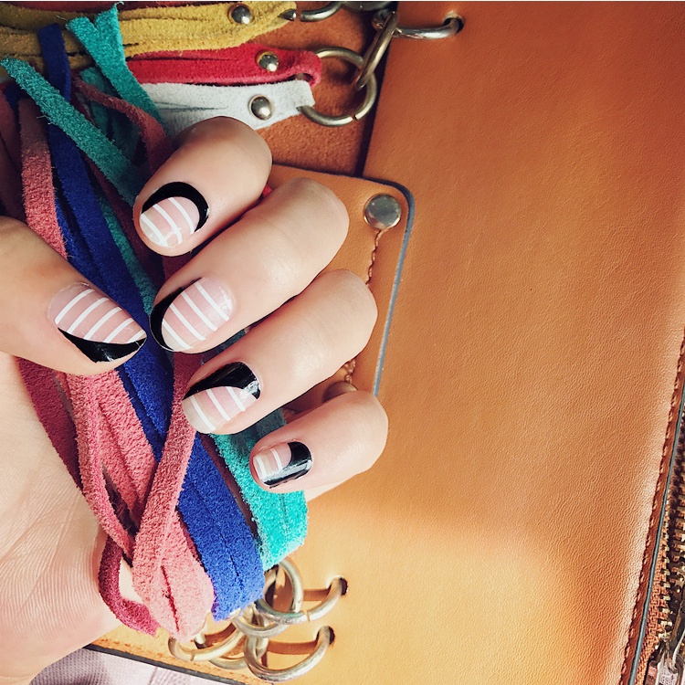 Miếng dán trang trí móng tay nhiều kiểu dáng bắt mắt