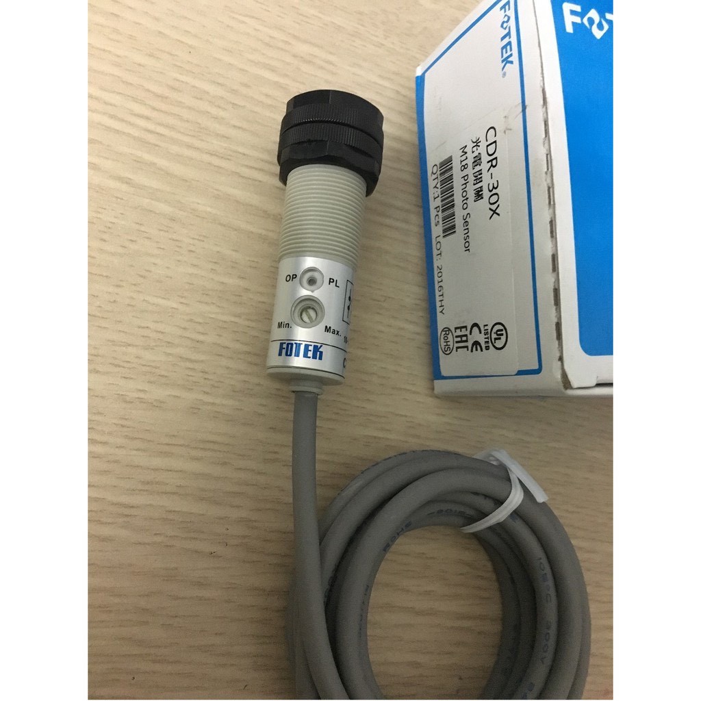 Cảm biến quang phi 18 CDR-30X