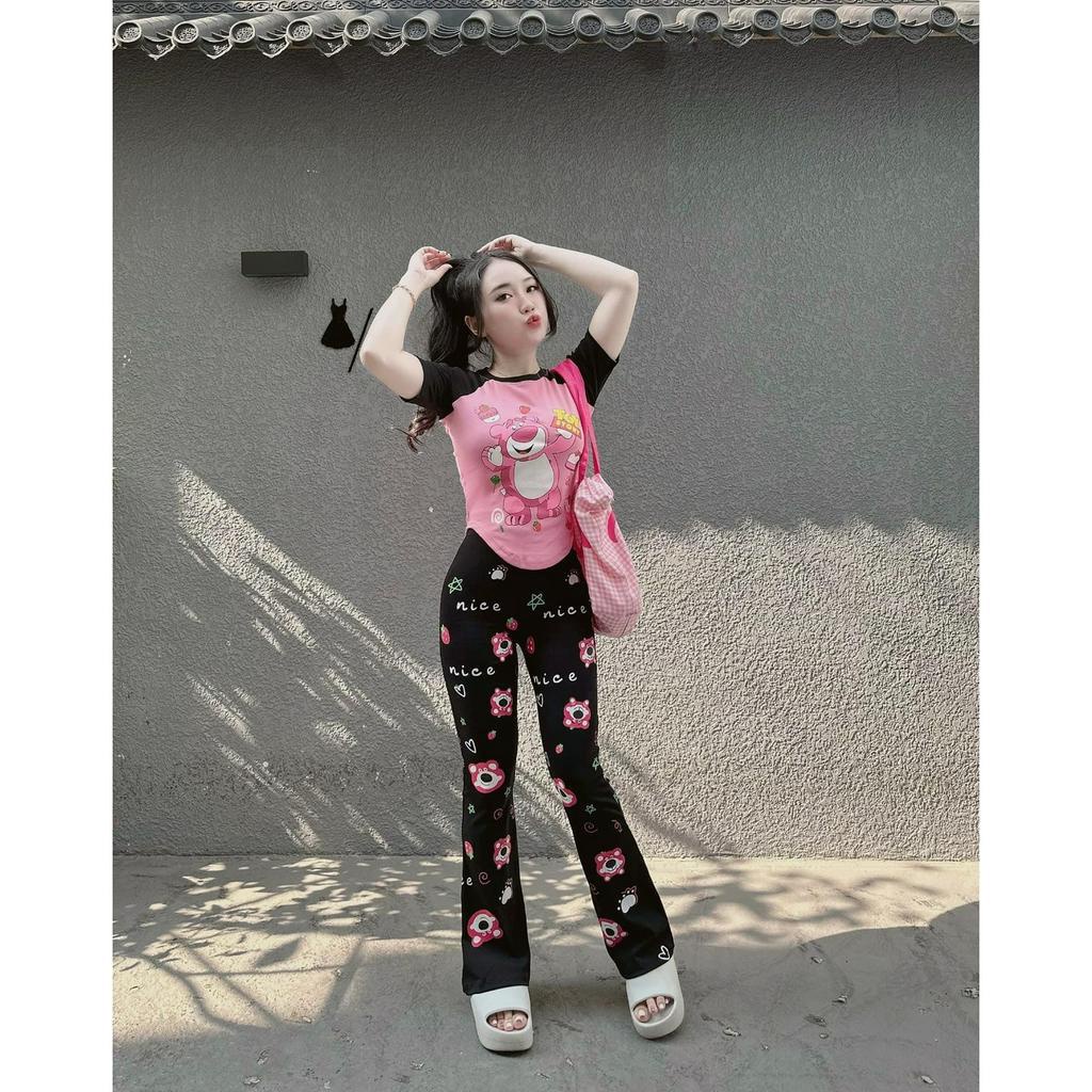 Set bộ nữ thun gân in họa tiết gấu dâu trẻ trung, năng động áo thun phối quần ống loe mặc đi học,đi chơi