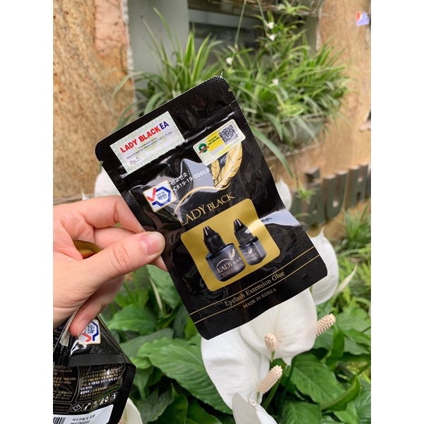 Keo LADY Black Bền 4-6 Tuần Khô 1-2s Chai 5ml