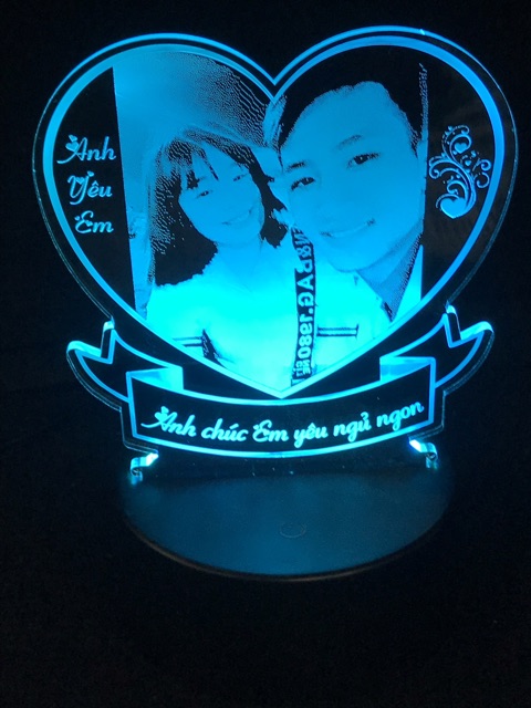 Đèn Led 3d khắc hình ảnh laser đổi 7 màu sáng tạo