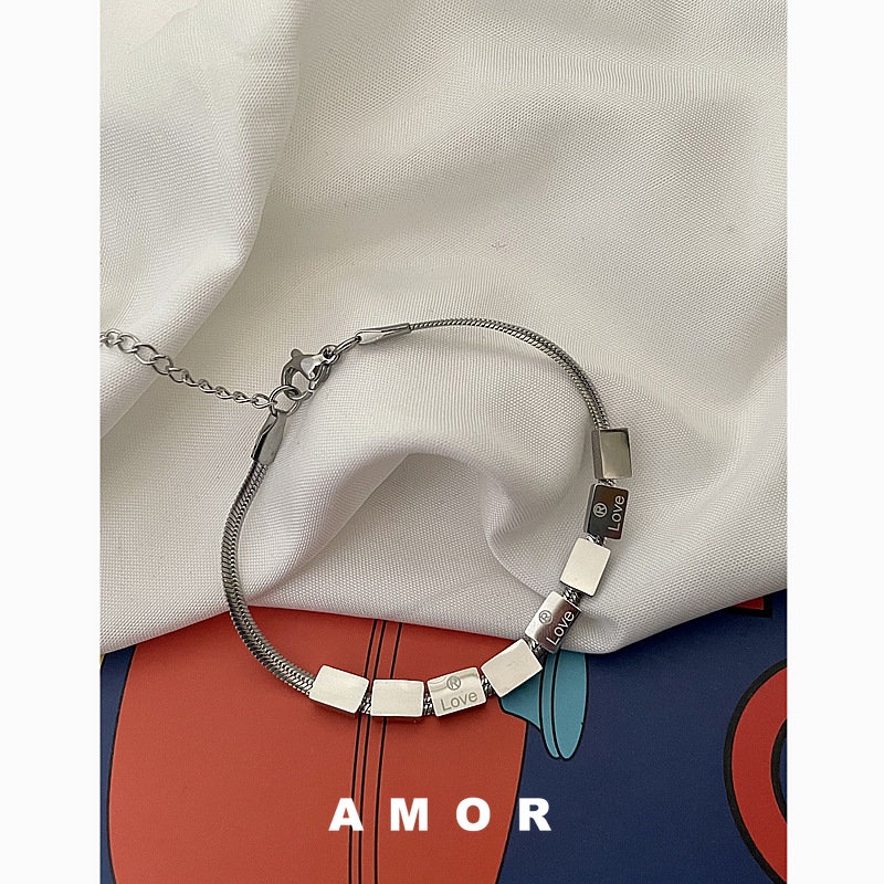 Vòng Đeo Tay Bằng Thép Không Gỉ Cao Cấp Hình Vuông Chữ love Sang Trọng