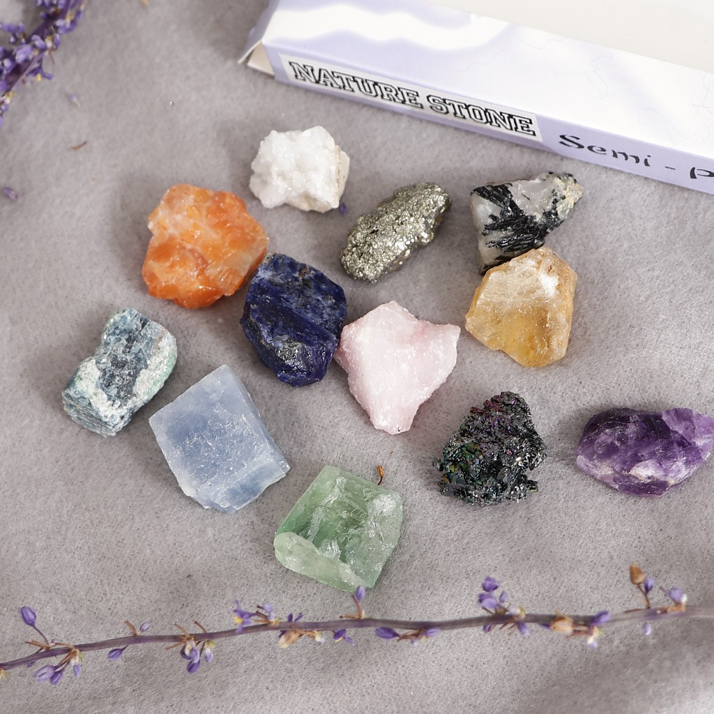 Bộ sưu tập đá gồm 12 mẫu đá và khoáng sản giáo dục tiện dụng cho trẻ