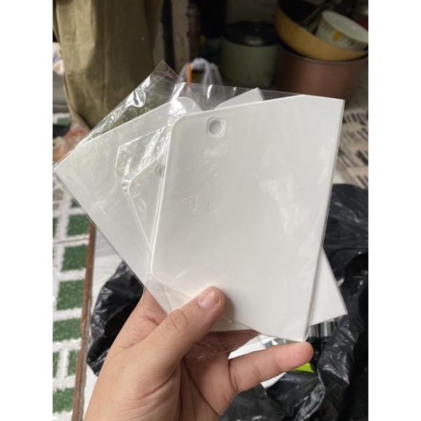 Dụng cụ cắt bột làm bánh