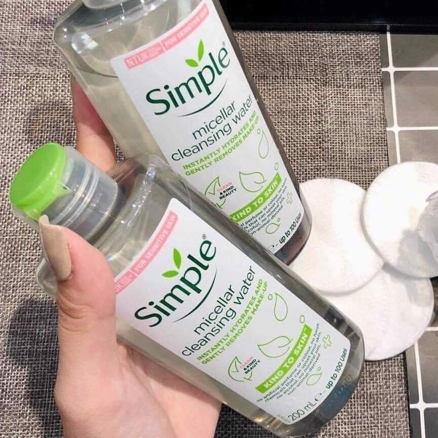 Combo 2 Sản Phẩm Giúp Da Sạch Sâu Và Cấp Ẩm Cho Da Simple Kind To Skin (Tẩy trang 200ml + Toner 200ml)