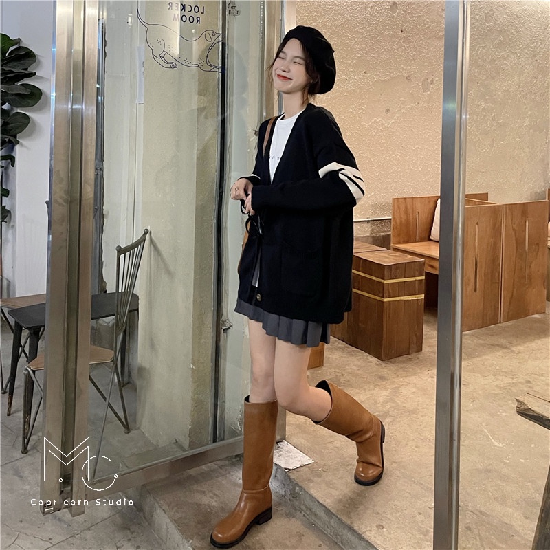 Áo khoác len Cardigan màu đen kẻ ba vạch ở tay phong cách đơn giản Hàn Quốc