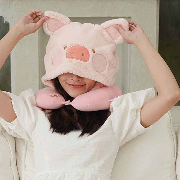 Gối Tựa Cổ Đa Năng Hình Heo Có Nón Trùm Dùng Làm Quà Tặng Năm Mới