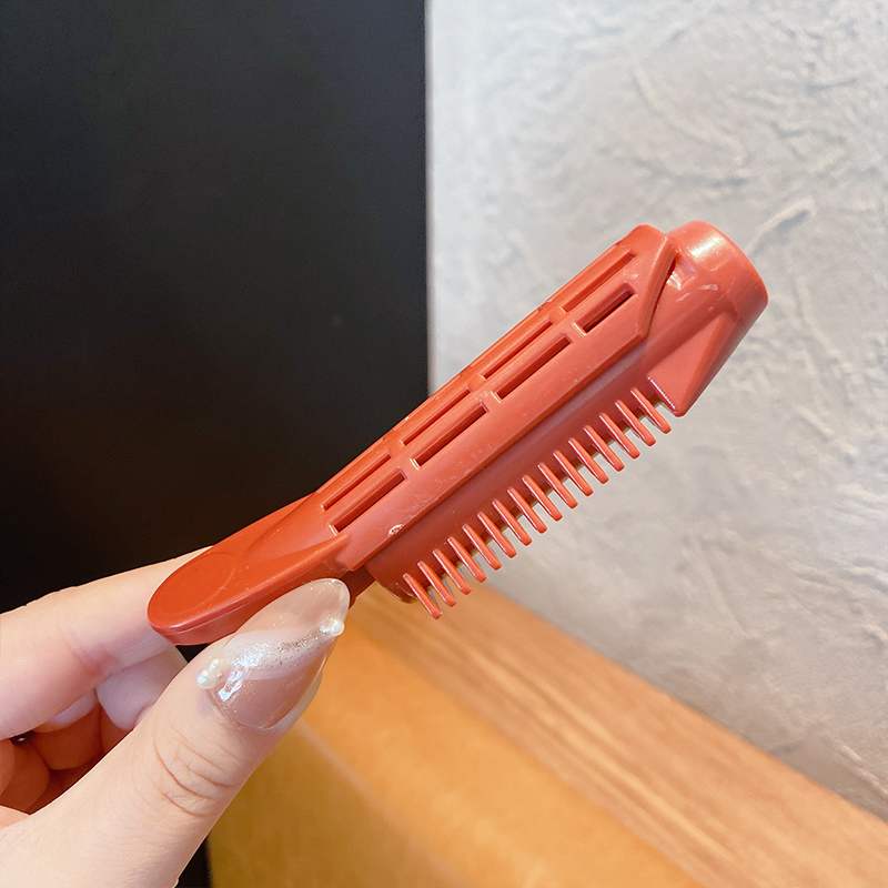 Dụng cụ uốn tóc thời trang dành cho nữ