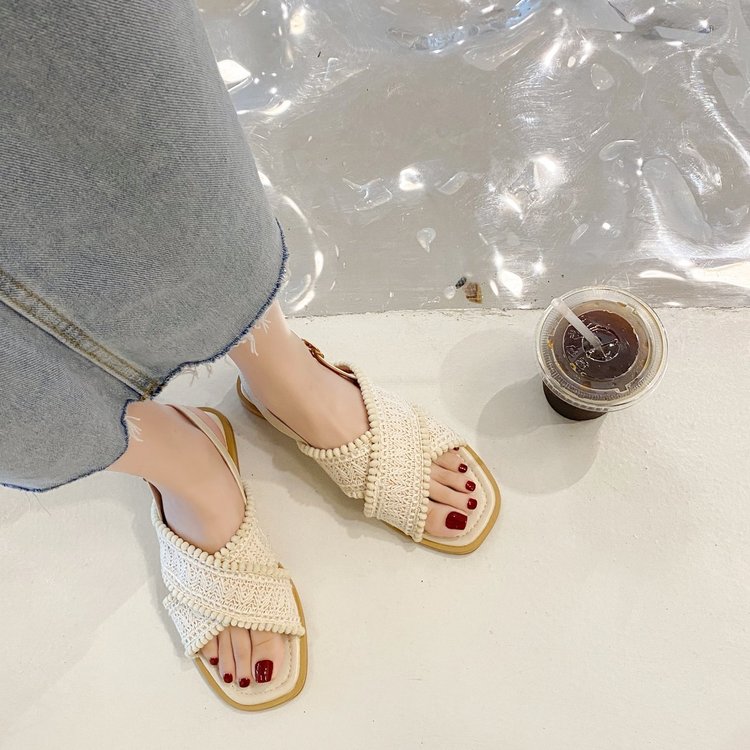 [ Mã 66CBSALE giảm 30K đơn 200K] Xăng Đan Đế Bằng Hở Ngón Phối Nút Chéo Xinh Xắn Dành Cho Nữ | BigBuy360 - bigbuy360.vn