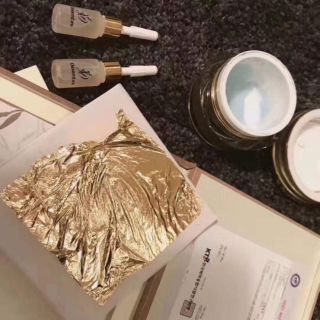BỘ 10 LÁ VÀNG 24K GOLD LEAVE 9,3 X 9,3cm