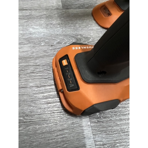 Thân máy bulong ridgid 18v R86012