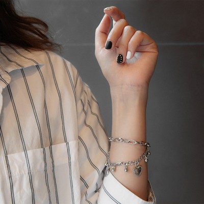 Vòng tay họa tiết kế hợp họa tiết xích và trái tim VTAY40