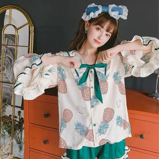 pijama đùi lụa tay loe tiểu thư in trái dứa