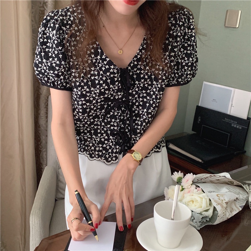 Áo sơ mi tay phồng cổ chữ V thêu họa tiết ngọt ngào thời trang dành cho nữ 44878