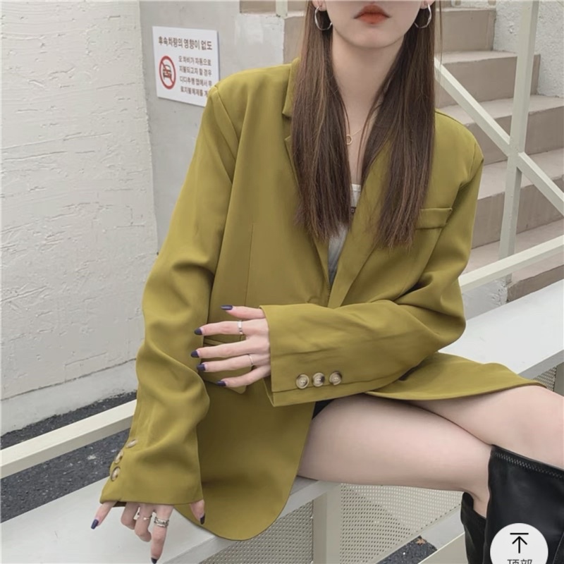 Áo Blazer màu mù tạt xanh độc lạ, phong cách công sở hay dạo phố đều xinh