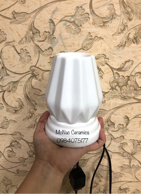 Đèn điện xông tinh dầu dáng kim cương sứ thấu quang Bát Tràng