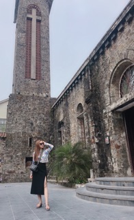 Chân váy midi xẻ tà
