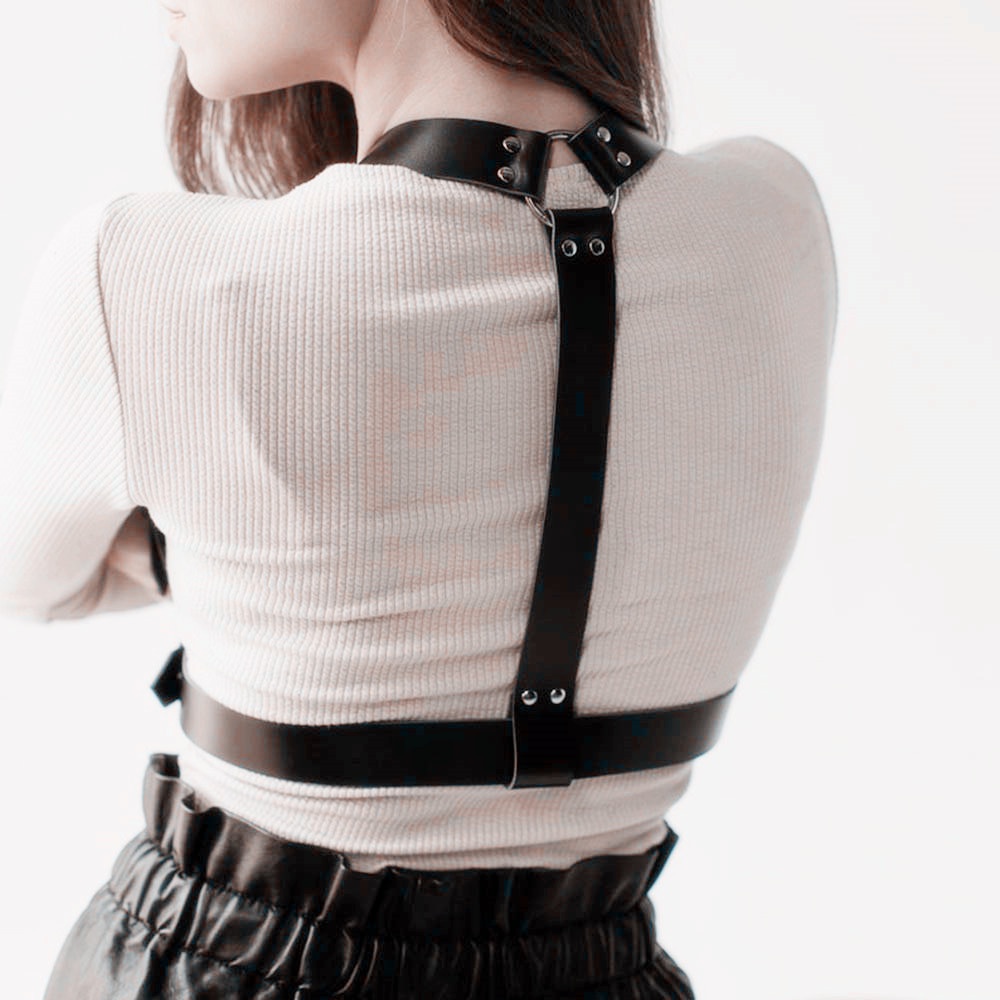 Dây Da Đeo Trước Ngực Quyến Rũ Cho Nữ