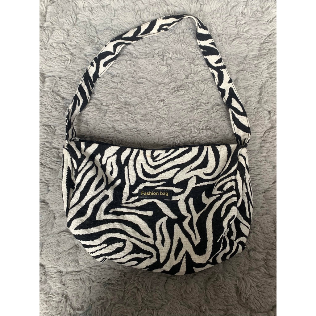 Pass túi lê khánh