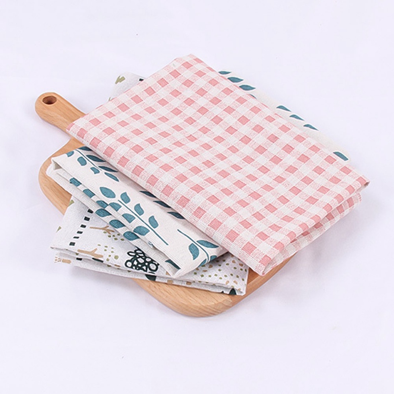 Khăn Trải Bàn Họa Tiết Ca Rô 50x50cm