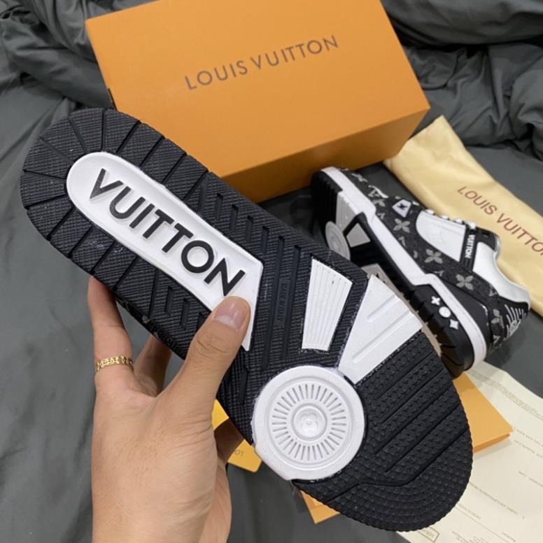 GIÀY L.V TRAINER SNEAKER WHITE BLACK LAI AU